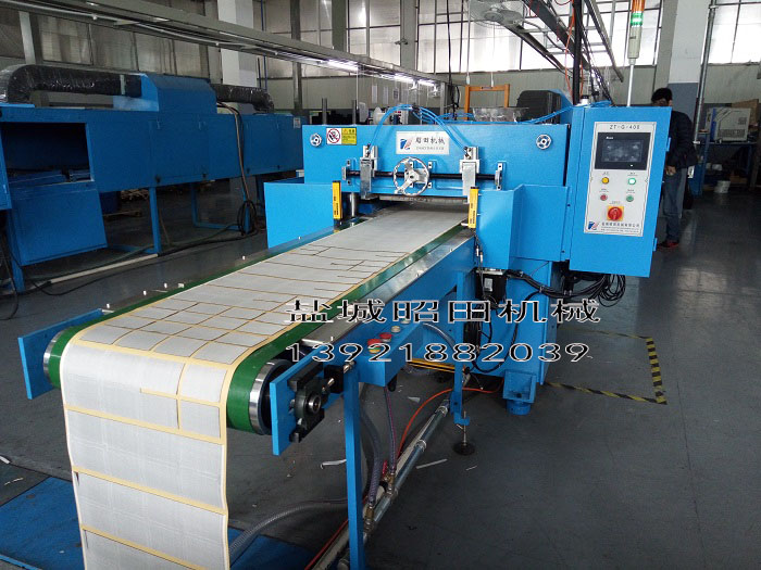 丁基补强胶片裁断机